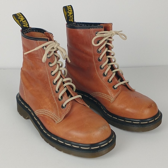 Dr. Martens Shoes - RARE Dr. Martens women's boots size 6